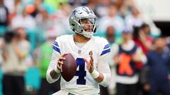 MIAMI GARDENS, FLORIDA - DECEMBER 24: Dak Prescott #4 of the Dallas Cowboys looks to throw a pass during the first quarter in the game against the Miami Dolphins at Hard Rock Stadium on December 24, 2023 in Miami Gardens, Florida.   Stacy Revere/Getty Images/AFP (Photo by Stacy Revere / GETTY IMAGES NORTH AMERICA / Getty Images via AFP)