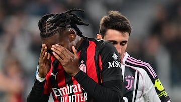 Soccer Football - Serie A - Juventus v AC Milan - Allianz Stadium, Turin, Italy - October 5, 2025 AC Milan's Rafael Leao reacts after missing a chance to score REUTERS/Daniele Mascolo