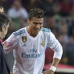 El Camp Nou cantó "písalo" cuando atendían a Cristiano tras lesionarse