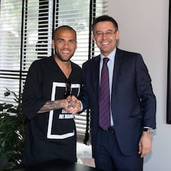 Dani Alves estalla y llama mentiroso a Bartomeu