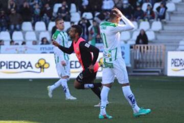 Michel Macedo celebra uno de sus dos goles. 