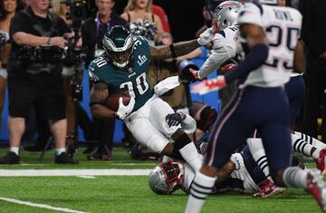 Las imágenes del primer anillo de Super Bowl de los Eagles