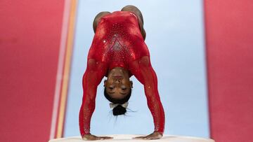 Stuttgart (Germany), 12/10/2019.- Simone Biles of USA competes in the Vault women's Apparatus Final at the FIG Artistic Gymnastics World Championships in Stuttgart, Germany, 12 October 2019. (Alemania, Estados Unidos) EFE/EPA/DANIEL KOPATSCH