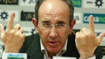 <B>INOPORTUNAS.</B> Irureta entiende que las declaraciones de Pandiani "son inoportunas y no aportan nada al fútbol".
