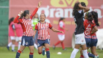 Este lunes por la noche terminaron los partidos de la jornada 5 de la Liga Mx Femenil, Chivas queda como líder general de la competencia y comanda el grupo 2 con 13 puntos.
Action photo of the Guadalajara vs Necaxa match corresponding to the day of the 2018 Apertura tournament of the Liga Femenil MX from the facilities of Verde Valle.
IN THE PHOTO: