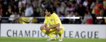 Riquelme con el Villarreal tras fallar un penalti en el partido de vuelta de las semifinales de la Champions League 2006 contra el Arsenal. 