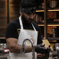 Alí Valenzuela abandona MasterChef en el segundo episodio