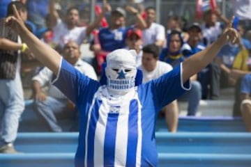 Así vive la afición de Honduras el duelo contra México.