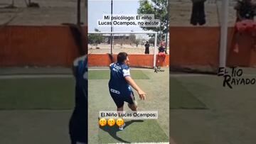 Lucas Ocampos se inspiró en este niño para su cobro en el Clásico Regio