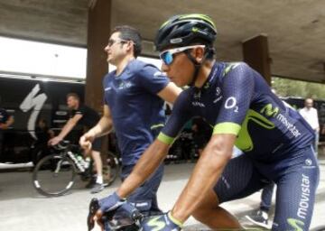 Nairo Quintana antes de comenzar la s¨¦ptima etapa.