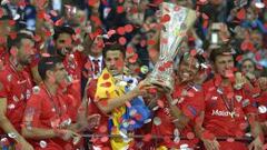 Bacca dueño de Europa: goles, título y Champions para Sevilla
