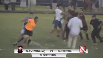 Inaceptable: salvaje agresión al trío arbitral en Argentina