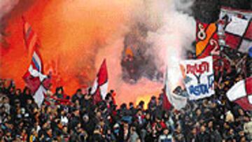 <B>PUERTA ABIERTA A LA AFICIÓN</b>. El Consejo de Administración quiere que con la ampliación de capital la mayoría de los abonados rojiblancos tengan la posibilidad de comprar acciones de su club