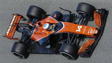 GRA460 MONTMELÓ (BARCELONA), 12/05/2017.- El piloto español de McLaren, Fernando Alonso, durante la segunda tanda de entrenamientos libres del GP de España de F1 que se disputa en el circuito de Barcelona-Catalunya. EFE/Andreu Dalmau