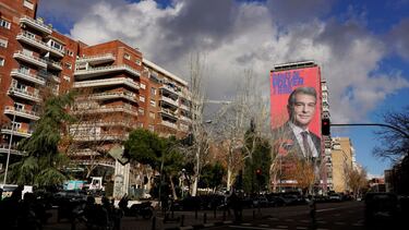 Cartel electoral de Joan Laporta, cerca del Bernabéu.