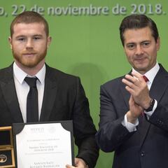 Canelo Álvarez recibió el Premio Nacional del Deporte