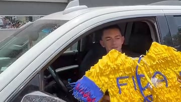 “¿Es para mí?" El regalo que emocionó a Fidalgo e hizo que se bajara de su coche