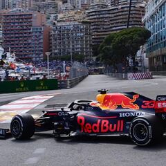 Monaco Grand Prix: Verstappen wins and overtakes Hamilton