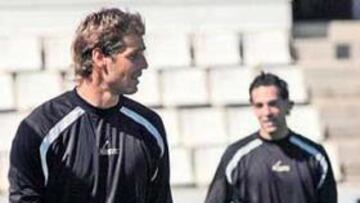 <b>A PUNTO. </b>Albano Bizzarri defenderá la portería del Nàstic mañana en Montjuïc. No tendrá que cumplir sanción.