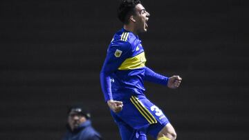 VICENTE LOPEZ, ARGENTINA - AUGUST 25: Christian Pavon of Boca Juniors celebrates after scoring the third goal of his team during a match between Platense and Boca Juniors as part of Torneo Liga Profesional 2021 at Estadio Ciudad de Vicente Lopez on August 25, 2021 in Vicente Lopez, Argentina. (Photo by Marcelo Endelli/Getty Images)