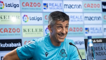 GRAFCAV8848. SAN SEBASTIÁN, 19/08/2022.- El entrenador de la Real Sociedad, Imanol Alguacil, ha comparecido este viernes ante los medios informativos tras el entrenamiento del conjunto "txuri urdin" en el Reale Arena de San Sebastián, previo a su choque con el Barcelona del próximo domingo. EFE/ Javier Etxezarreta