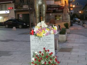 Estatua de Paquito Fernández Ochoa, en Cercedilla.