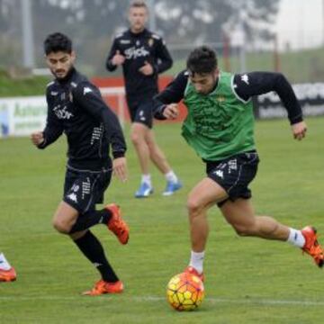 EN EL PUNTO DE MIRA. El velocísimo Jony ha estado en el radar del Betis en dos ocasiones.