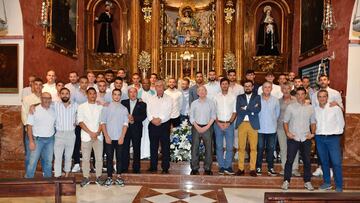 OFRENDA FLORAL DEL MALAGA CF A LA DIVINA PASTORA.