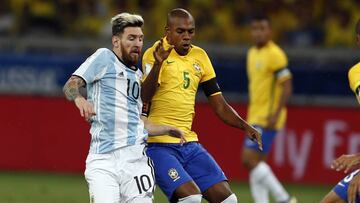 Belo Horizonte, 11 Noviembre 2016 Brasil
 Brasil vs Argentina por las Eliminatorias Rusia 2018 en el Estadio Mineirao.
 Lionel Messi de Argentina y Fernandinho de Brasil
 Foto Ortiz Gustavo  11/11/16 BRASIL - ARGENTINA