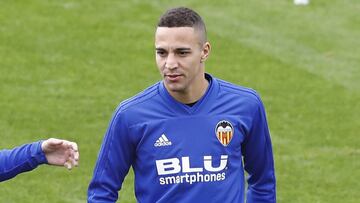 Rodrigo en un entrenamiento del Valencia.