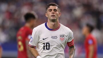 ARLINGTON, TEXAS - JUNE 23: Christian Pulisic of United States gestures during the CONMEBOL Copa America 2024 Group C match between United States and Bolivia at AT&T Stadium on June 23, 2024 in Arlington, Texas.   Omar Vega/Getty Images/AFP (Photo by Omar Vega / GETTY IMAGES NORTH AMERICA / Getty Images via AFP)