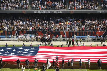 Los Steelers no aparecieron durante el himno.