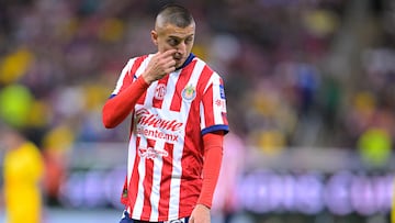 Roberto Alvarado of Guadalajara during the round of 16 first leg match between Guadalajara and America as part of the CONCACAF Champions Cup 2025, at Akron Stadium on March 05, 2025 in Guadalajara, Jalisco, Mexico.