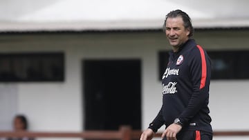 Pizzi destacó la capacidad goleadora y valentía de Paredes