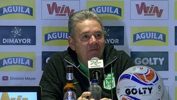 Hernán Darío Herrera en rueda de prensa previa a la vuelta de la final de Copa Águila entre Atlético Nacional y Once Caldas
