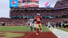 SANTA CLARA, CALIFORNIA - JANUARY 14: Deebo Samuel #19 of the San Francisco 49ers scores a 74 yard touchdown against the Seattle Seahawks during the fourth quarter in the NFC Wild Card playoff game at Levi's Stadium on January 14, 2023 in Santa Clara, California.   Ezra Shaw/Getty Images/AFP (Photo by EZRA SHAW / GETTY IMAGES NORTH AMERICA / Getty Images via AFP)