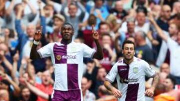 El Aston Villa sorprende al Arsenal con un gol de Luna