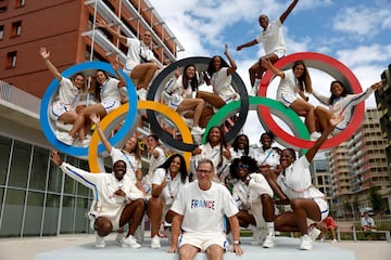 La selección francesa de balonmano, en los aros olímpicos de la Villa.