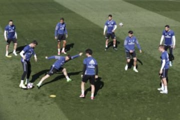 Risas y buen ambiente en el entrenamiento del Real Madrid