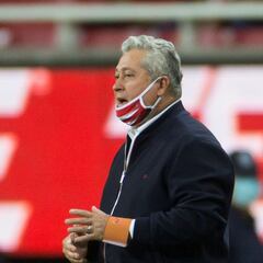 ¿Cómo le va a Víctor Manuel Vucetich en las semifinales de vuelta?