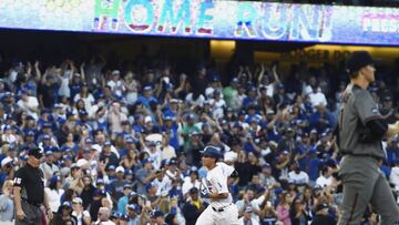 Los home runs fueron la tónica habitual en la actuación de Zack Greinke en el Dodger Stadium.