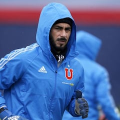 Herrera: "Estoy dispuesto a cederle la capitanía a Pinilla"