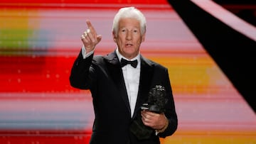 Richard Gere holds the International Goya Award during the Spanish Film Academy's Goya Awards ceremony in Granada, Spain February 8, 2025. REUTERS/Jon Nazca