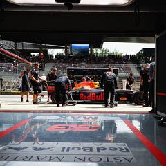 Lío en Red Bull entre Verstappen y Ricciardo por los rebufos