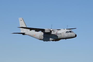 Es un avión de transporte táctico de medio alcance desarrollado en colaboración por CASA (España) e IPTN-Nurtanio (Indonesia) en los años 80. España adquirió varias unidades, que se utilizan en misiones de transporte y patrullaje marítimo. Actualmente, el Ejército del Aire mantienen en servicio ocho CN-235.