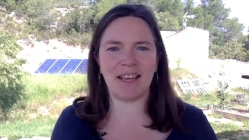 La influencer que dejó su vida en Ámsterdam para vivir autosuficiente en una ‘granja off-grid’ en España: “Nuestro sueño se hizo realidad”