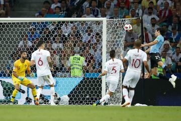 1-0. Cavani marcó el primer gol.