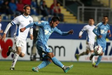 El puesto original del futbolista de O'Higgins es zaguero central. Sin embargo, en sus años en el fútbol ha pasado por todas las ubicaciones en la tradicional línea de cuatro que constituye la defensa rancagüina. 