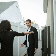 Su novia entra en cólera al descubrir que su pareja no quiere convertirse en el ‘pagafantas’ de su amiga