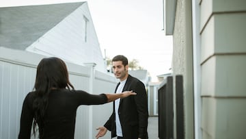 Su novia entra en cólera al descubrir que su pareja no quiere convertirse en el ‘pagafantas’ de su amiga